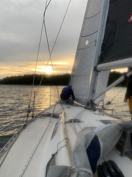 Vill du segla Omega 34 Lördagar i Höst 8 of 9