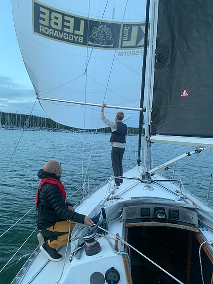 Vill du segla Omega 34 Lördagar i Höst 7 of 9