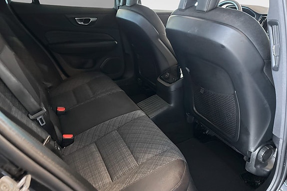Volvo V60 11 of 26