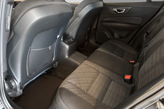 Volvo V60 8 of 26