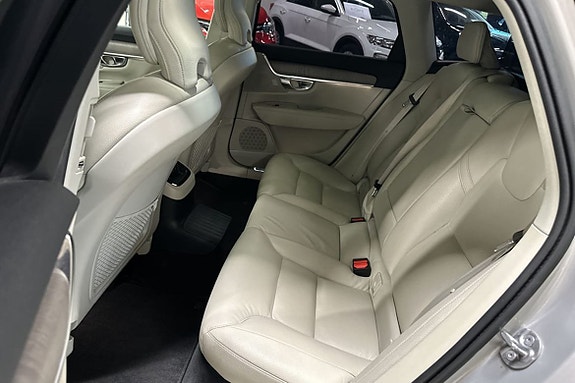 Volvo V90 13 of 19