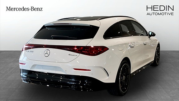 Mercedes-Benz CLA350 2 of 9