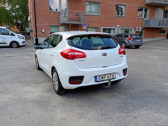 Kia Ceed 4 of 7