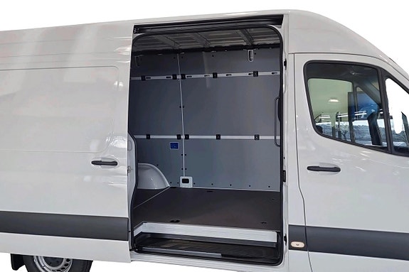 Mercedes-Benz Sprinter 208 9 of 11