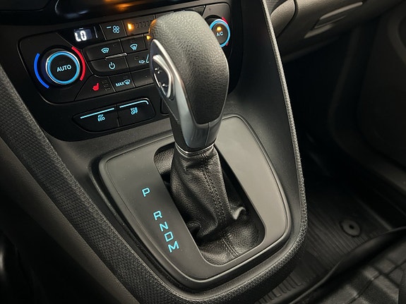 Ford Transit Connect 20 of 26