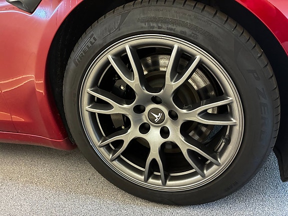Tesla Model S 17 of 22