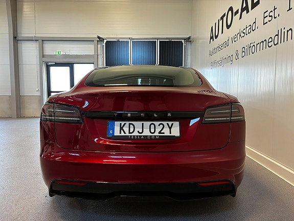Tesla Model S 7 of 22
