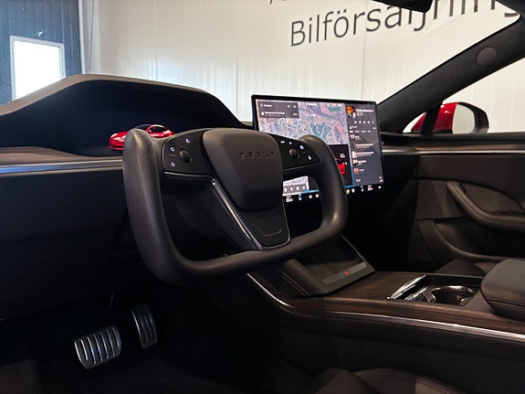 Tesla Model S 10 of 22