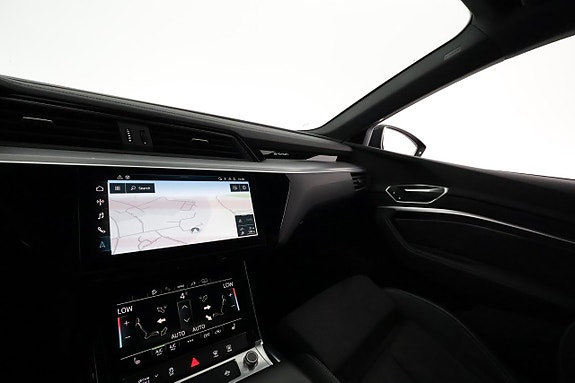 Audi Q8 e-tron 25 of 30