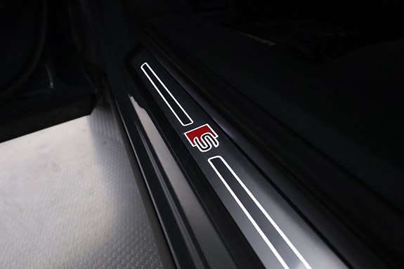 Audi Q8 e-tron 11 of 30