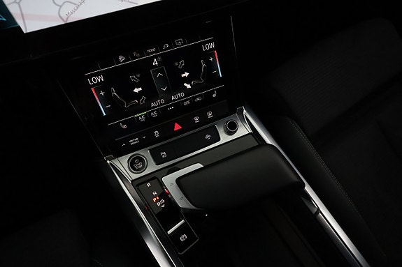 Audi Q8 e-tron 28 of 30