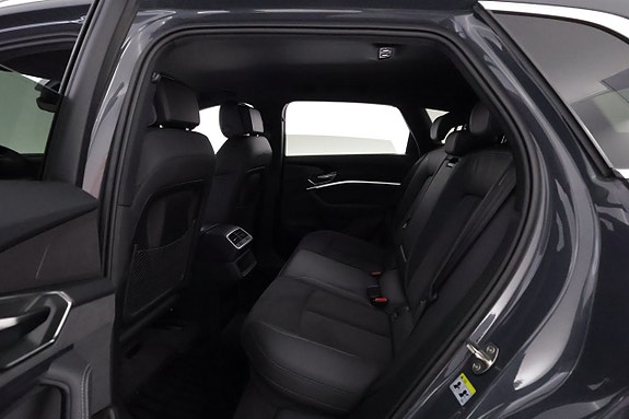 Audi Q8 e-tron 13 of 30