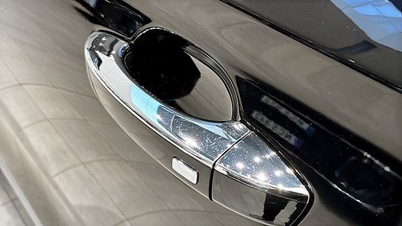 MG ZS 8 of 25