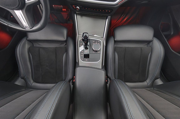 BMW 330e 14 of 27