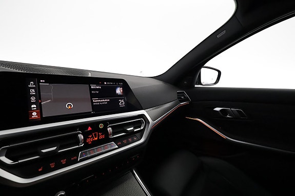 BMW 330e 21 of 27