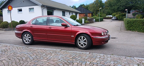 Jaguar X-TYPE 3 of 8