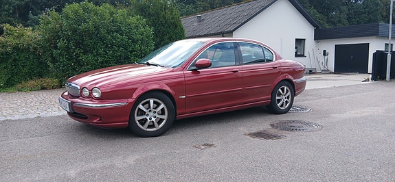 Jaguar X-TYPE 2 of 8