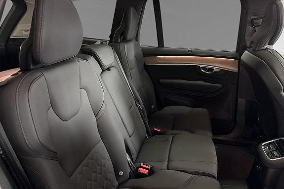 Volvo XC90 11 of 26