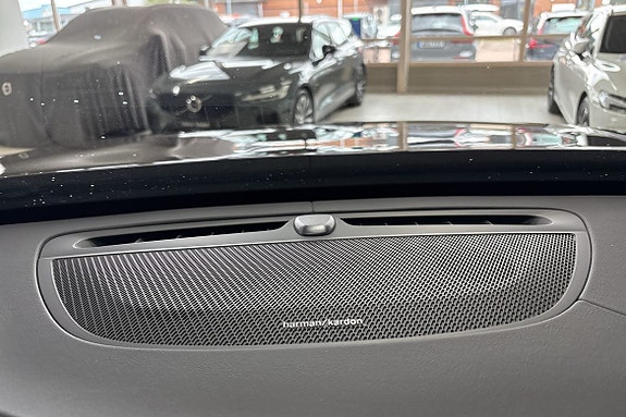 Volvo XC90 18 of 26