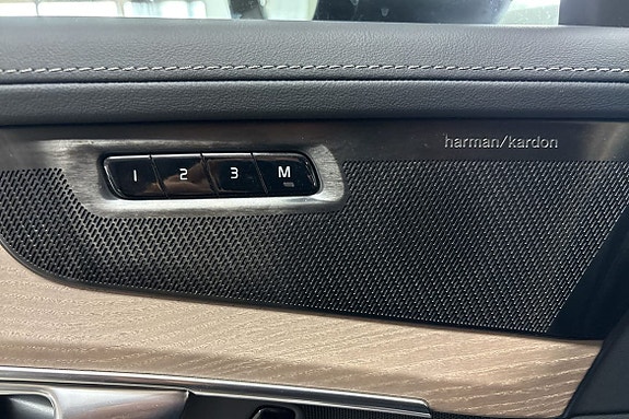 Volvo XC90 17 of 26