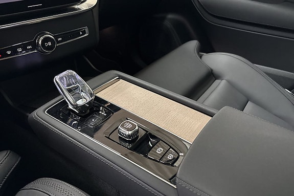 Volvo XC90 20 of 26