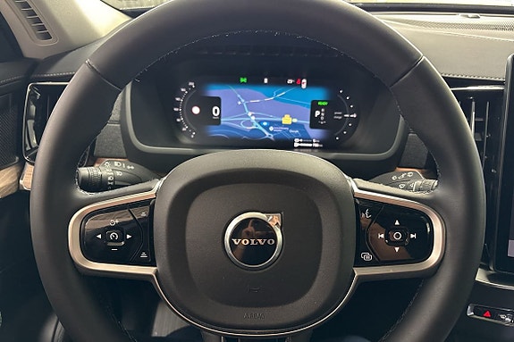 Volvo XC90 21 of 26