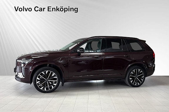 Volvo XC90 3 of 26