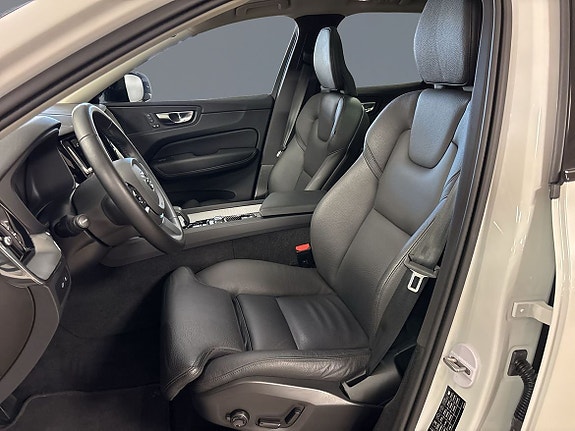 Volvo XC60 6 of 12