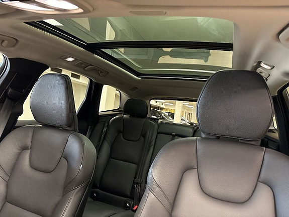 Volvo XC60 10 of 12