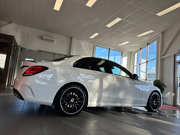 Mercedes-Benz C300 de 4 of 18