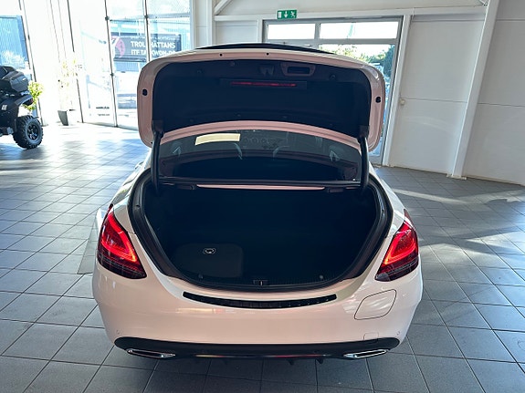Mercedes-Benz C300 de 7 of 18