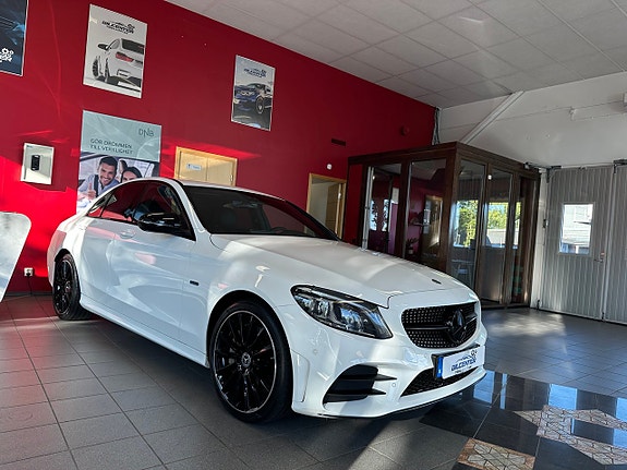 Mercedes-Benz C300 de 2 of 18