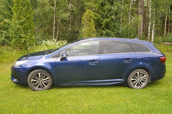 Toyota Avensis 6 of 6