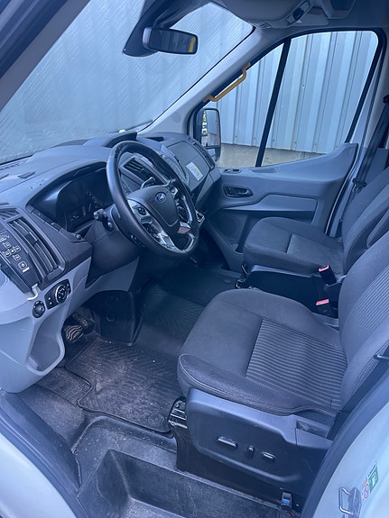 Ford Transit 5 of 5