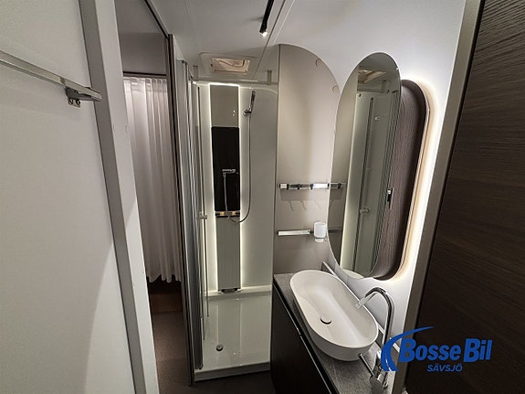 Adria Alpina 663 HT * Queenbed * Frontkök * 13 of 14