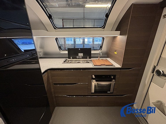 Adria Alpina 663 HT * Queenbed * Frontkök * 7 of 14