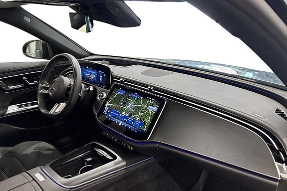 Mercedes-Benz E220 6 of 8