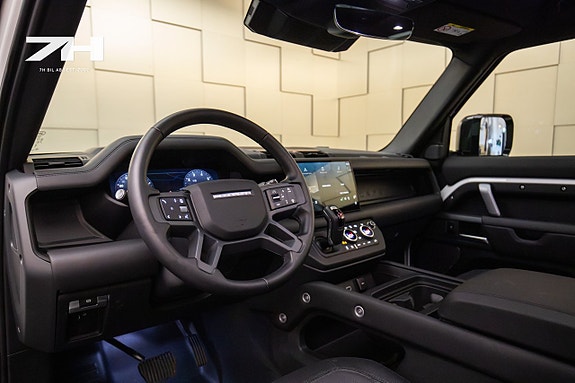 Land Rover Defender 90 9 of 25