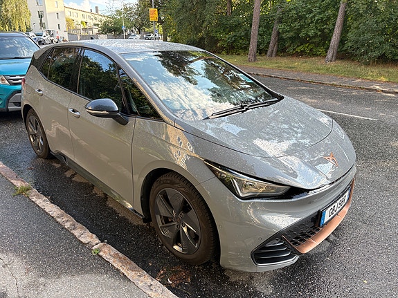 Cupra Born 3 of 8