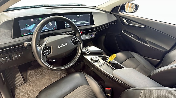 Kia EV6 8 of 12
