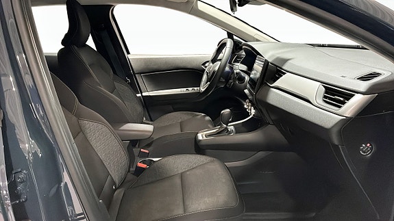 Renault Captur 3 of 9