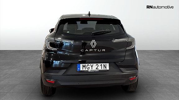 Renault Captur 3 of 23
