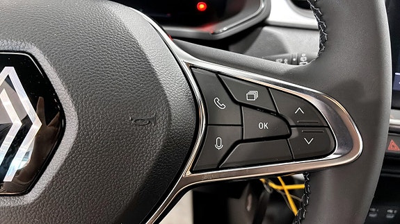 Renault Captur 17 of 23
