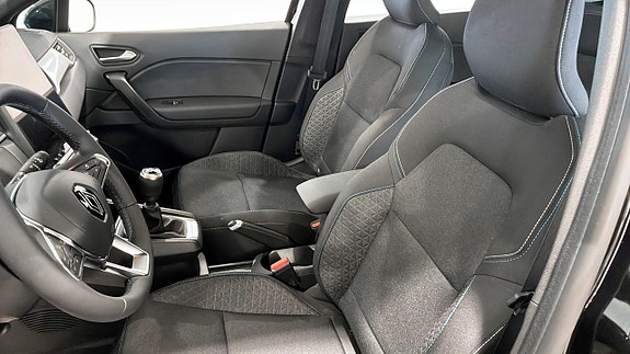Renault Captur 19 of 23