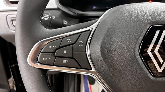 Renault Captur 18 of 23