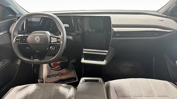 Renault Scenic E-Tech 4 of 12