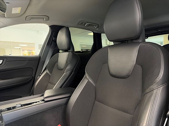 Volvo XC60 11 of 29