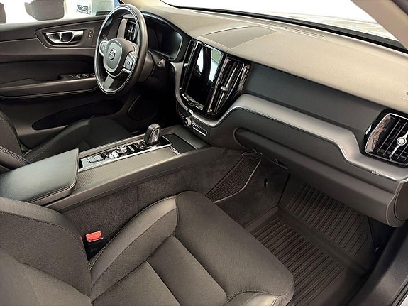 Volvo XC60 12 of 29