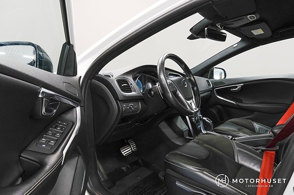 Volvo V40 7 of 25