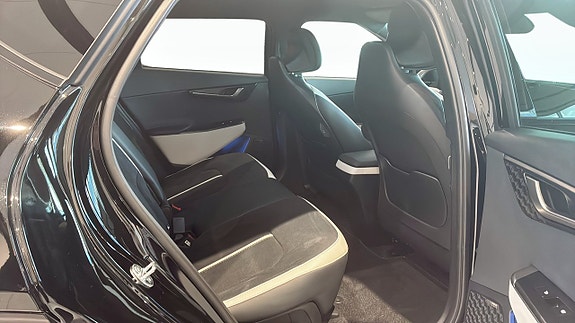 Kia EV6 5 of 24